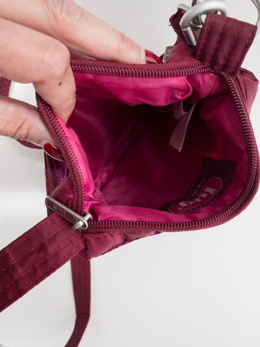 Lug Skipper Quilted Crossbody Bag Cranberry Wine Travel Organizer - Picture 13 of 17